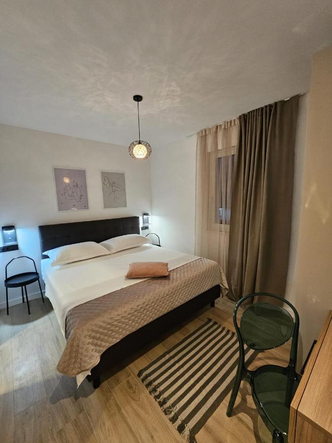 Villa Lux Apartments Rogoznica  Buitenkant foto